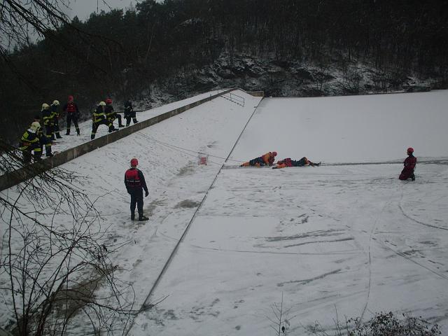 foto 018.jpg - Vcvik na zamrzl hladin vodn ndre Suchomasty